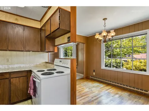 102 Sw 7th Street Troutdale OR 97060