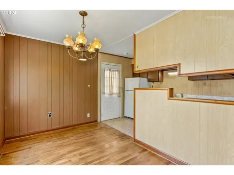 102 Sw 7th Street Troutdale OR 97060
