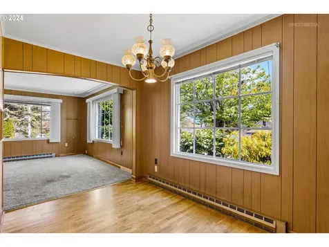 102 Sw 7th Street Troutdale OR 97060