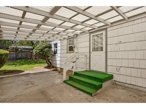 102 Sw 7th Street Troutdale OR 97060