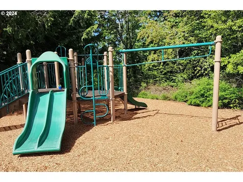 102 Sw 7th Street Troutdale OR 97060