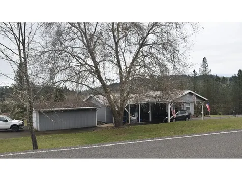 116 Silver Maple Street Roseburg OR 97471