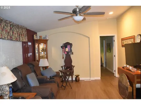 116 Silver Maple Street Roseburg OR 97471