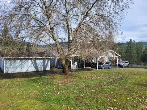 116 Silver Maple Street Roseburg OR 97471