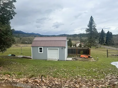 116 Silver Maple Street Roseburg OR 97471