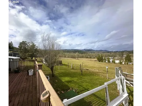 116 Silver Maple Street Roseburg OR 97471
