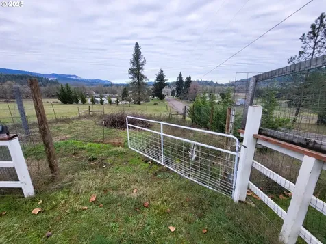 116 Silver Maple Street Roseburg OR 97471