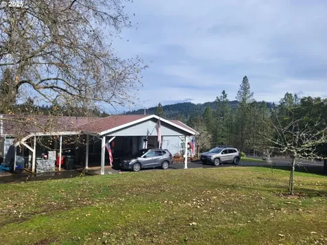 116 Silver Maple Street Roseburg OR 97471