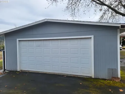 116 Silver Maple Street Roseburg OR 97471