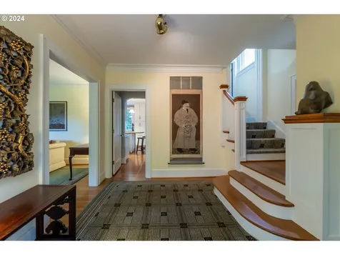 6865 SW Canyon Drive Portland OR 97225