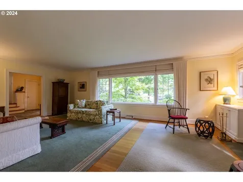 6865 SW Canyon Drive Portland OR 97225