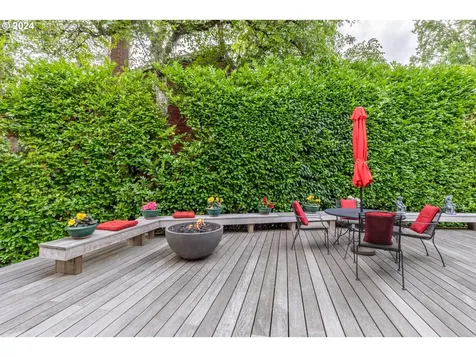 6865 SW Canyon Drive Portland OR 97225