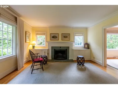 6865 SW Canyon Drive Portland OR 97225