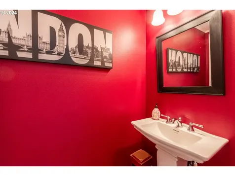 6865 SW Canyon Drive Portland OR 97225