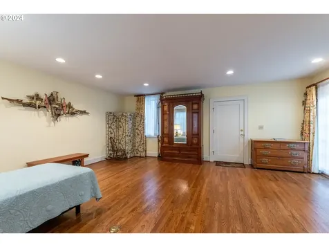 6865 SW Canyon Drive Portland OR 97225