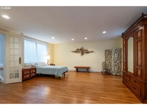 6865 SW Canyon Drive Portland OR 97225
