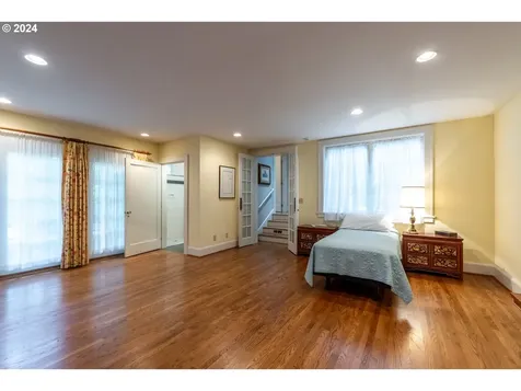6865 SW Canyon Drive Portland OR 97225