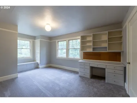 6865 SW Canyon Drive Portland OR 97225