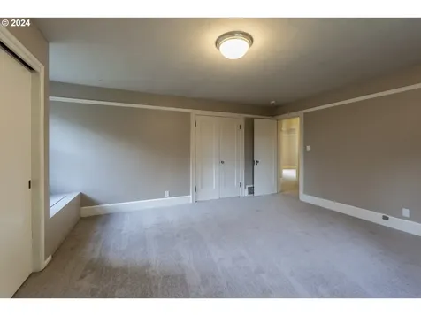 6865 SW Canyon Drive Portland OR 97225