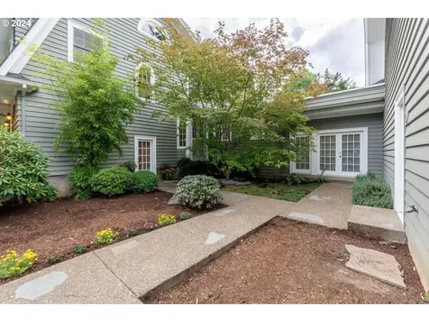 6865 SW Canyon Drive Portland OR 97225