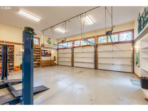 6865 SW Canyon Drive Portland OR 97225