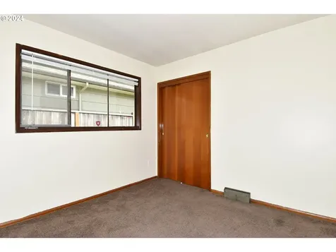 4340 Se Gladstone Street Portland OR 97206