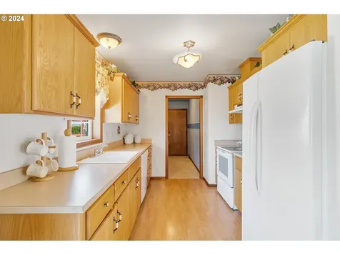 1114 Fir Avenue Tillamook OR 97141