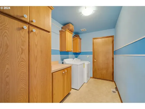 1114 Fir Avenue Tillamook OR 97141