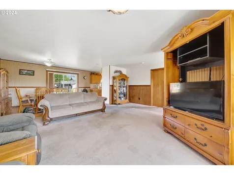 1114 Fir Avenue Tillamook OR 97141