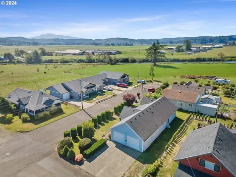 1114 Fir Avenue Tillamook OR 97141
