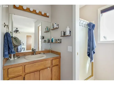 33904 Se Fay Way Scappoose OR 97056