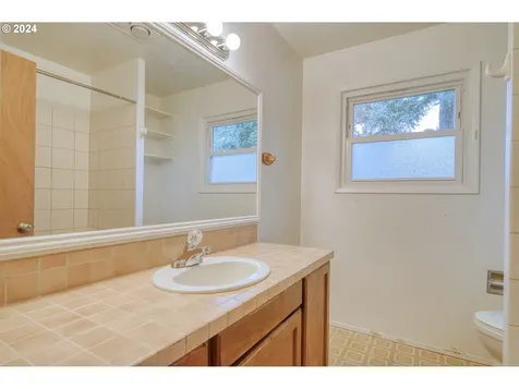 1738 SE 159th Avenue Portland OR 97233