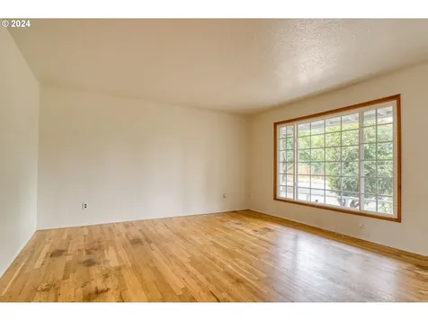 1738 SE 159th Avenue Portland OR 97233