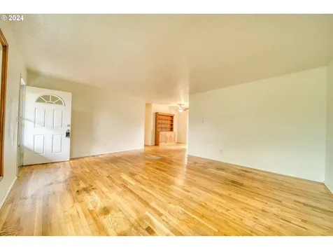 1738 SE 159th Avenue Portland OR 97233