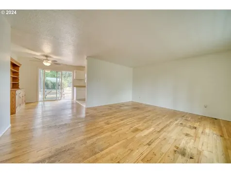 1738 SE 159th Avenue Portland OR 97233