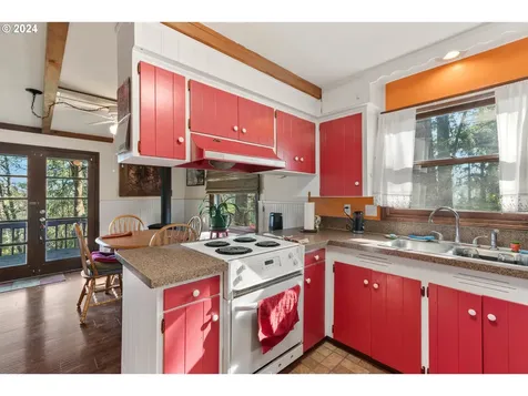 5232 Madrona Heights Drive Ne Silverton OR 97381