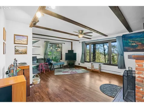5232 Madrona Heights Drive Ne Silverton OR 97381