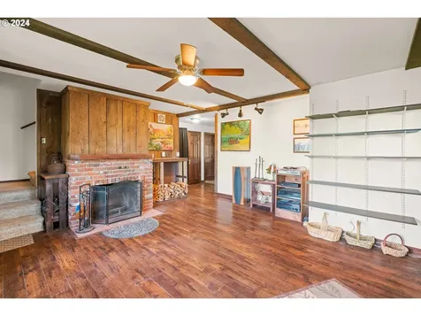 5232 Madrona Heights Drive Ne Silverton OR 97381