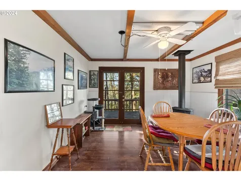 5232 Madrona Heights Drive Ne Silverton OR 97381