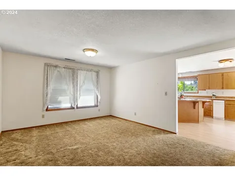 13305 Ne 4th Court Vancouver WA 98685