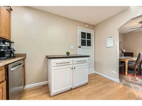 234 NW 12th Street Mcminnville OR 97128