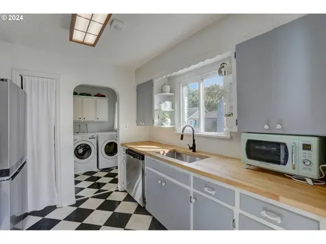 560 27th Avenue Longview WA 98632