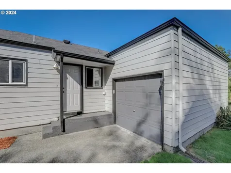 560 27th Avenue Longview WA 98632