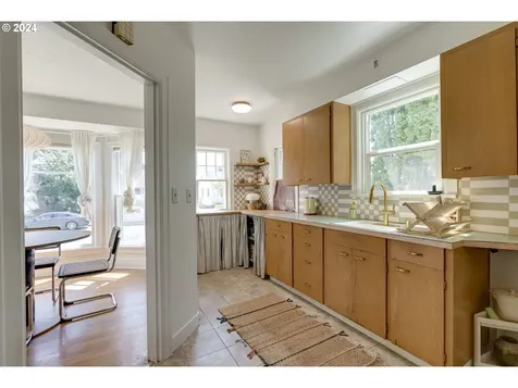 319 Se 81st Avenue Portland OR 97215