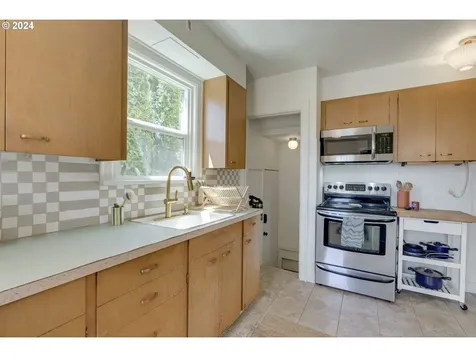 319 Se 81st Avenue Portland OR 97215