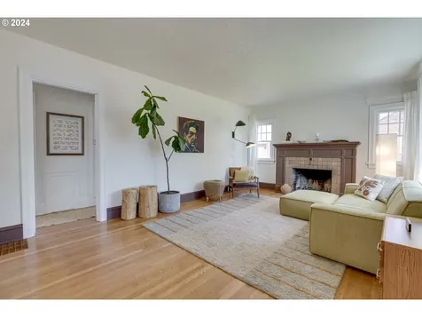 319 Se 81st Avenue Portland OR 97215