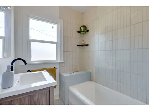 319 Se 81st Avenue Portland OR 97215