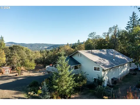 1830 Orchard Lane Roseburg OR 97471