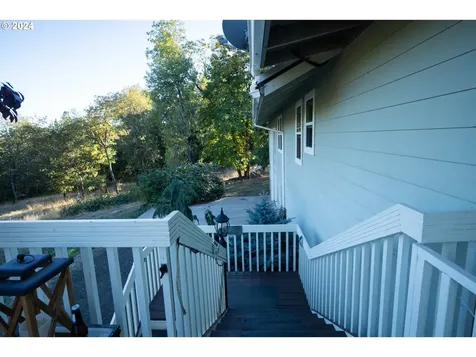 1830 Orchard Lane Roseburg OR 97471