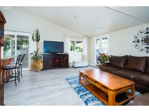 1830 Orchard Lane Roseburg OR 97471